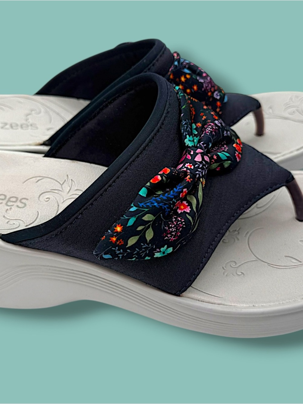 BZees Dancing Queen Floral Wedge Sandals – Cloud 9 Comfort! 🌸✨ - Picture 4 of 10
